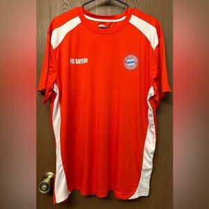 FC Bayern Official Merch Men’s Red Short Sleeve Shirt Size XL Football Soccer